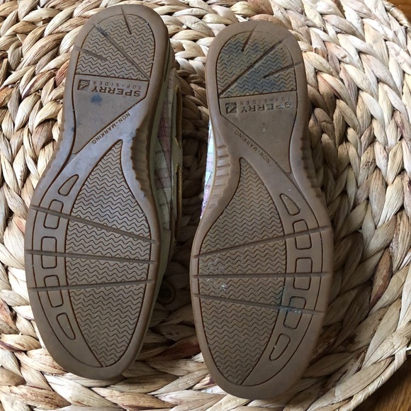Sperry Topsider Burberry sequence pattern! - Picture 8 of 10